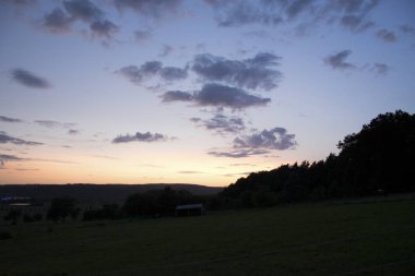 Almanya da zaferler, karayolu üzerinde bulutlar deniz bölüm üç
