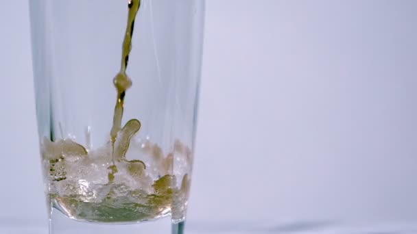 Soda into glass closeup — Stock Video