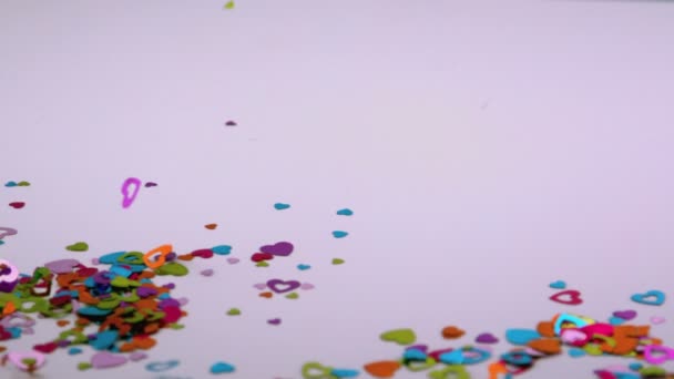 Hjärtat konfetti blåser bort — Stockvideo