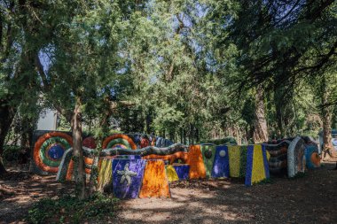 Abhazya, eski Gagra, 02 Mayıs 2017: Tsereteli'nın mozaik ayrıntılarda Oldenburg park