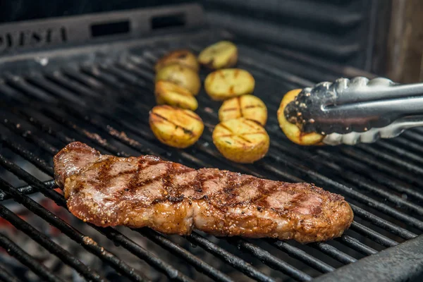 Steak New York Being Prepared in Josper — Stock Photo, Image