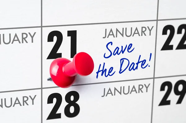 Calendario de pared con un alfiler rojo - 21 de enero — Foto de Stock