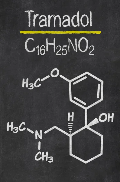 Tafel mit der chemischen Formel von Tramadol — Stockfoto