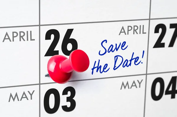 El calendario de pared con el alfiler rojo - 26 de abril — Foto de Stock