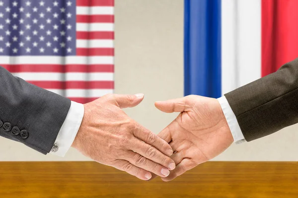 Representatives Usa France Shake Hands — Stock Photo, Image