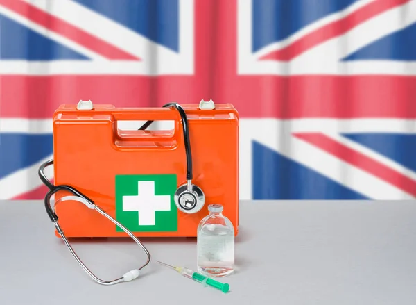 Kit Pronto Soccorso Con Stetoscopio Siringa Regno Unito — Foto Stock