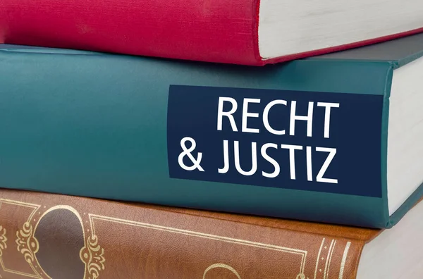 Книга Названием Закон Справедливость Написанная Шпильке Feld Und Machused Немецкий — стоковое фото
