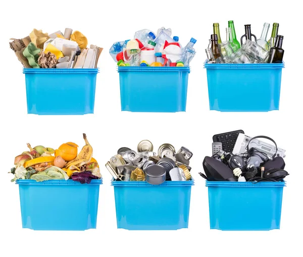 Cestini di riciclaggio con carta, plastica, vetro, metallo, rifiuti organici ed elettronici — Foto Stock