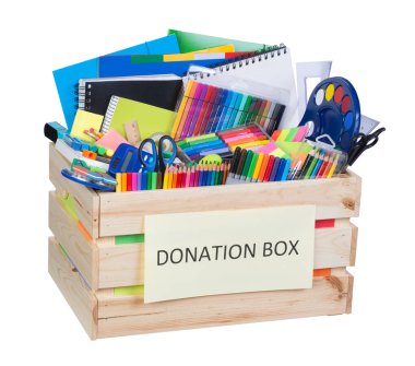 Beyaz arka plan üzerinde izole Kırtasiye sarf malzemesi bağış kutusu 