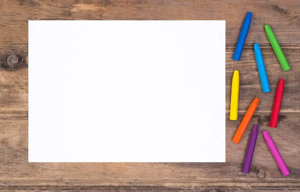 Trozo Papel Blanco Con Lápices Colores Escritorio Del Niño Vista — Foto de Stock