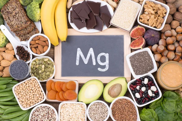 Verschillende Magnesium Voedselbronnen Zoals Granen Groenten Fruit Chocolade Top Uitzicht — Stockfoto