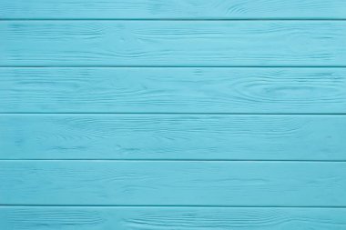 Ahşap tahta maviye boyanmış.