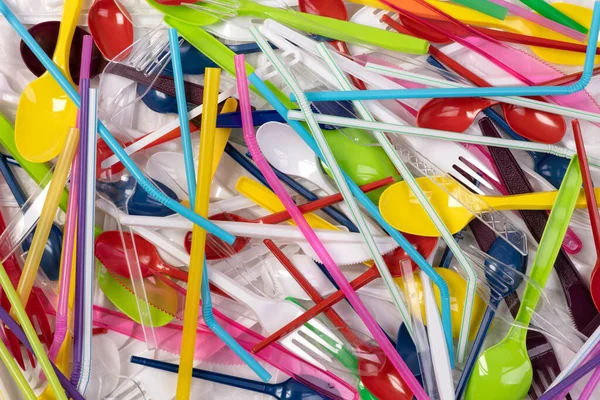 Jednorazowe Plastikowe Widelce Noże Łyżki Słomki Które Powodują Zanieczyszczenie Środowiska — Zdjęcie stockowe