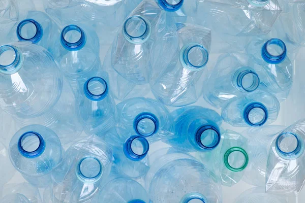 Montón Botellas Plástico Sobre Fondo Blanco Con Espacio Para Copiar — Foto de Stock