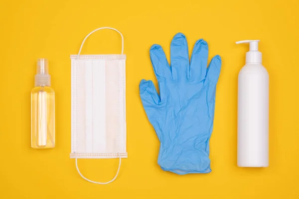 Schutzausrüstung Zur Verhinderung Von Virusinfektionen Wie Händedesinfektionsmittel Chirurgenmaske Und Latexhandschuhe — Stockfoto