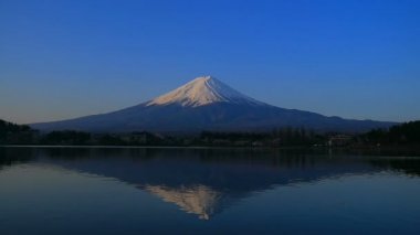 Mt. Fuji sabah göl Kawaguchi Japonya'da 