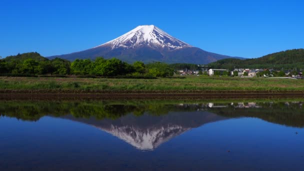 Fuji Hegy Kék Égbolttal Fujiyoshida Városból Japán 2020 Mov — Stock videók