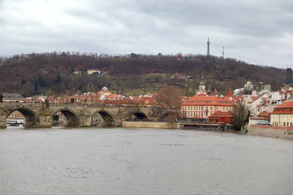 Uitzicht Petrin Heuvel Kleine Wijk Rivier Vltava Praag Tsjechië — Stockfoto