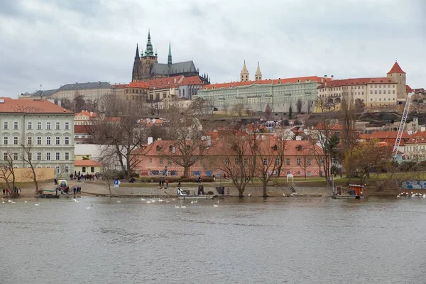 Republika Czeska Praga Stycznia 2018 Historyczne Centrum Pragi Wełtawy Zamku — Zdjęcie stockowe