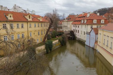Prag - Certovka nehir. Kampa Adası ve Çek Cumhuriyeti'nde Mala strana arasında kanal