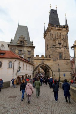 Çek Cumhuriyeti, Prag - 28 Ocak 2018: The Mala Strana Bridge Tower yer alan Prag, Çek Cumhuriyeti. Kule Mala Strana girişinde Charles Köprüsü olarak hizmet vermektedir.