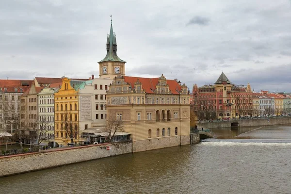 Veduta Della Riva Del Fiume Moldava Novotny Lavka Praga Repubblica — Foto Stock