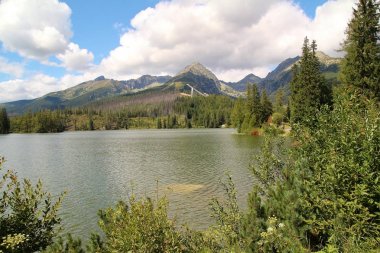 Yüksek Tatras dağlar-trbsk Pleso Köyü Ulusal parkta Slovakya görünümünü