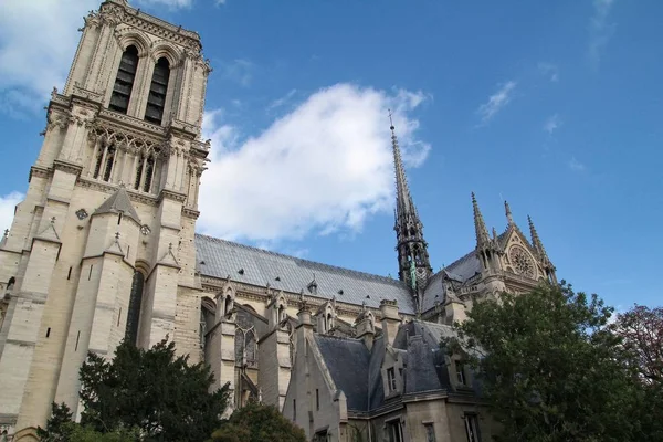 巴黎圣母院大教堂位于巴黎 — 图库照片