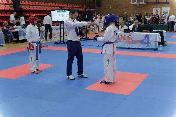 Nymburk, República Checa, 4 de novembro de 2017: Campeonato da República Checa Taekwondo ITF em Nymburk, República Checa — Fotografia de Stock