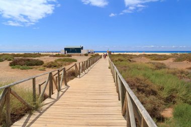 Morro Jable, Fuerteventura / İspanya, 25 Mayıs 2017: Morro Jable, Fuerteventura, Kanarya Adaları İspanya Beach promenade görünümünü