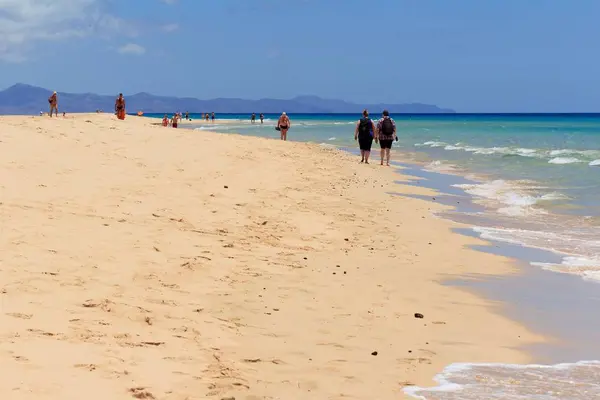 Morro Jable, Fuerteventura / Spanien, 27 maj 2017: stranden i Morro Jable, Fuerteventura-Kanarieöarna — Stockfoto