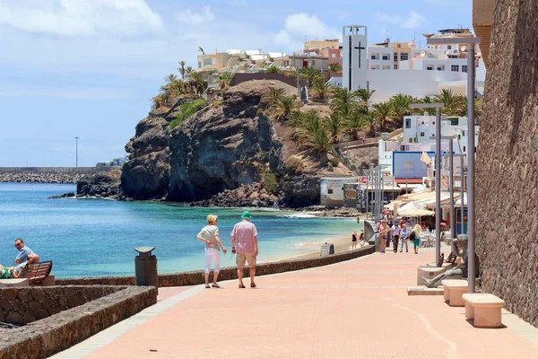 Morro Jable, Fuerteventura / Spanien, 25 maj 2017: Visa av promenaden till stranden i Morro Jable, Fuerteventura, Kanarieöarna i Spanien Stockfoto