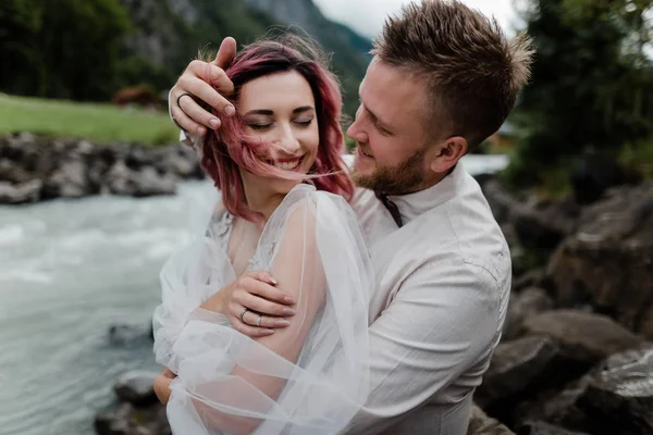 Bride and groom — Stock Photo