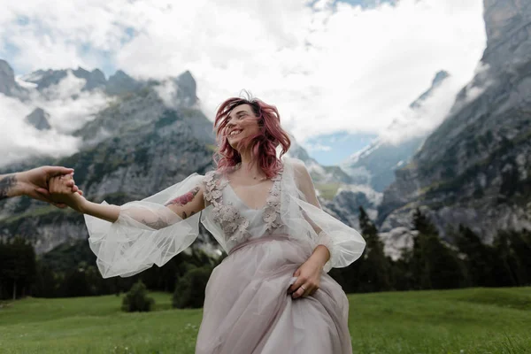 Happy bride — Stock Photo