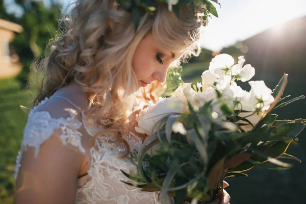 Blonde bride — Stock Photo