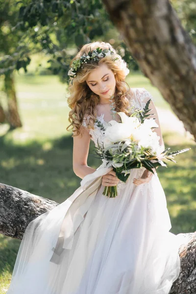 Vestido branco — Fotografia de Stock