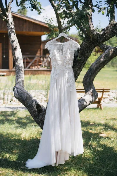 Vestido branco — Fotografia de Stock