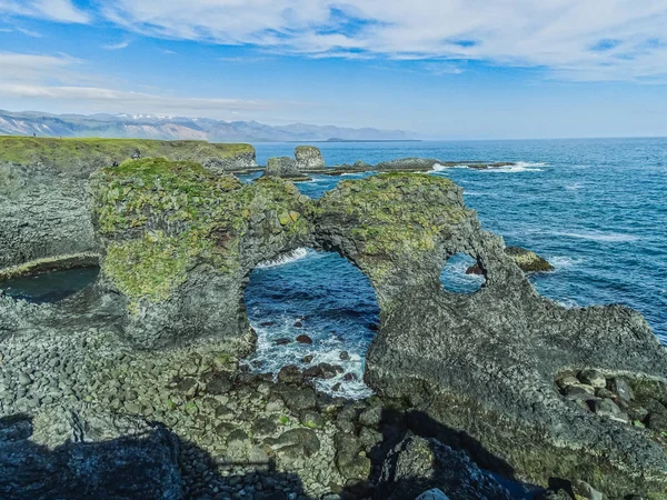 Roccia di pietra vulcanica in gatklettur in ghiandaia — Foto Stock