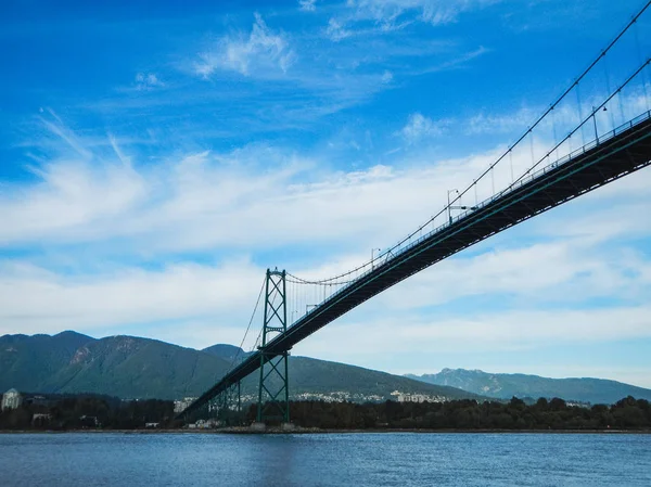 Puente de gran puerta de leones en Vancouver Canadá —  Fotos de Stock