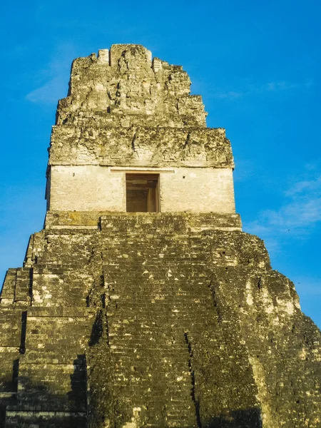 Templos Maias de Gran Plaza ou Plaza Mayor em Tikal National Par — Fotografia de Stock