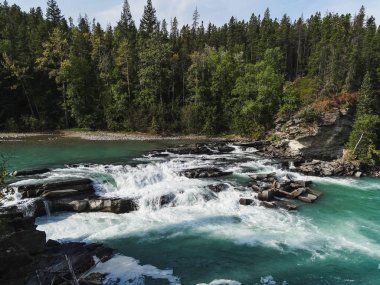 Nehirde bir kanyon banff doğal park Kanada