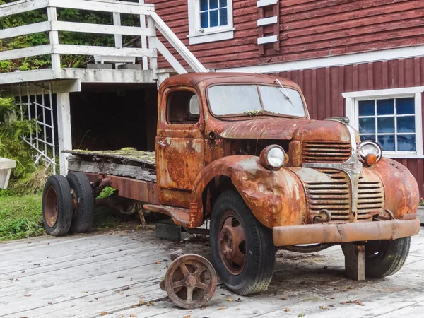 Vintage dodge truck at Telegraph Cove canada — Stock Photo, Image