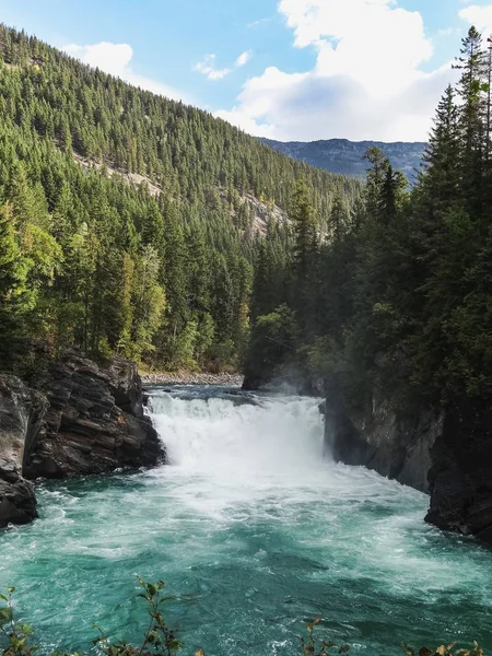 Nehirde bir kanyon banff doğal park Kanada