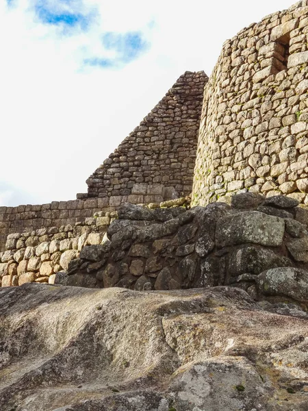 Vista da antiga cidade inca de Machu Picchu — Fotografia de Stock