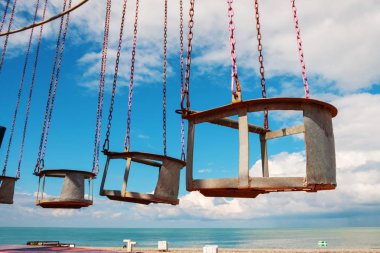  Eski moda atlıkarınca.