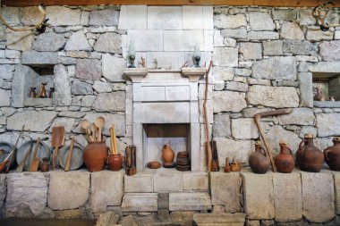 Gürcü marani (özel sürahi şarap saklamak için mahzen)