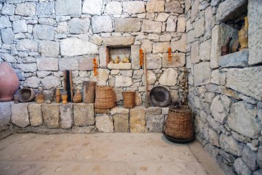 Gürcü marani (özel sürahi şarap saklamak için mahzen)