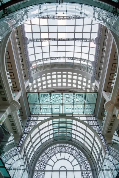 Vista del techo de cristal transparente — Foto de Stock