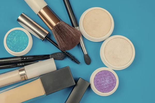Produtos cosméticos para maquiagem — Fotografia de Stock