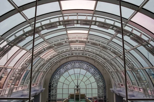 Şeffaf cam tavanın görüntüsü — Stok fotoğraf